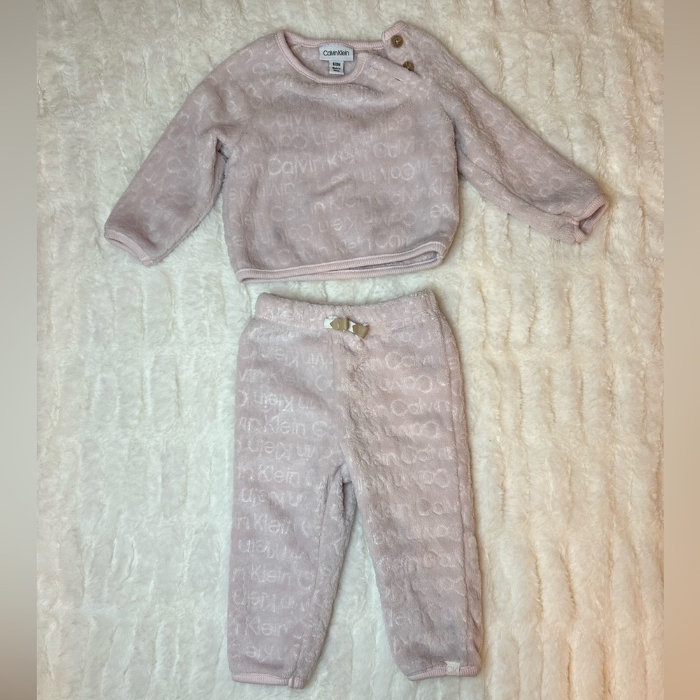 Calvin Klein Soft Pink Debossed Logo Sherpa Sweatsuit Matching Set Size 6/9M - Picture 4 of 11